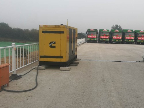 金台电力系统的稳定性和设备兼容性如何影响发电机组的频率规格？