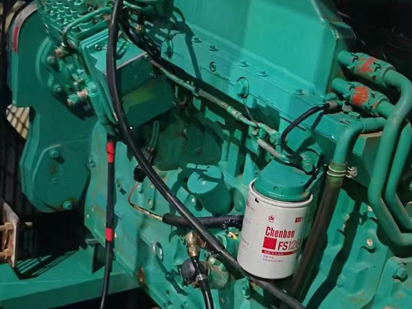 金台如何确定新的发电机组控制系统是否与原系统兼容？