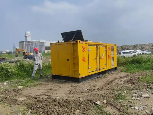 金台200KW柴油发电机机组每小时的油耗量受哪些因素影响？