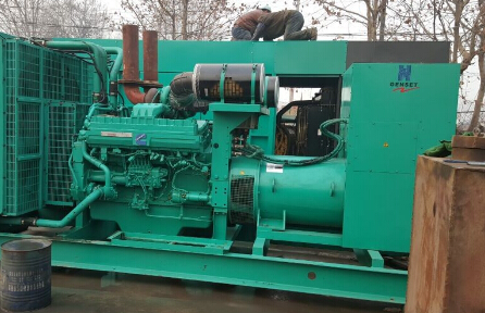 金台发电机组如何判断水冷式机油散热器内部是否需要清洗？